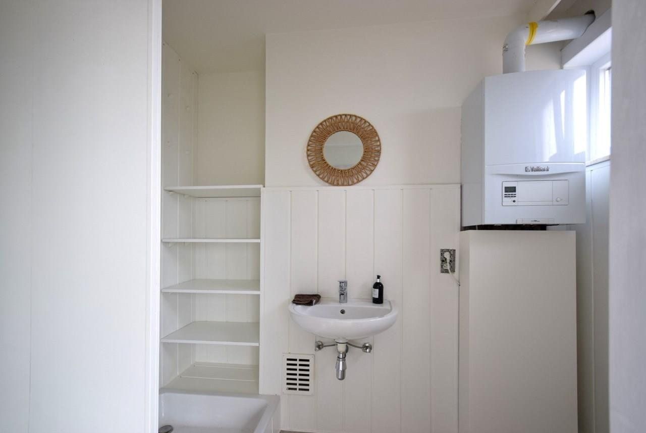 INSTAPKLARE STUDIO (33 m²) MET GUNSTIGE LIGGING | 2 RUIME DAKTERRASSEN  foto 6