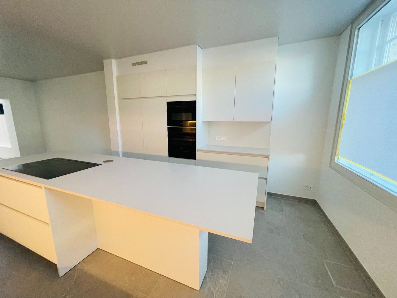 EXCLUSIEF WONEN in Brugge centrum, met zicht op de REIEN, ENERGIEZUINIG  TOTAAL GERENOVEERD BURGERSHUIS met 6 slaapkamers en, 3 nieuwe badkamers , stadspatio. foto 9