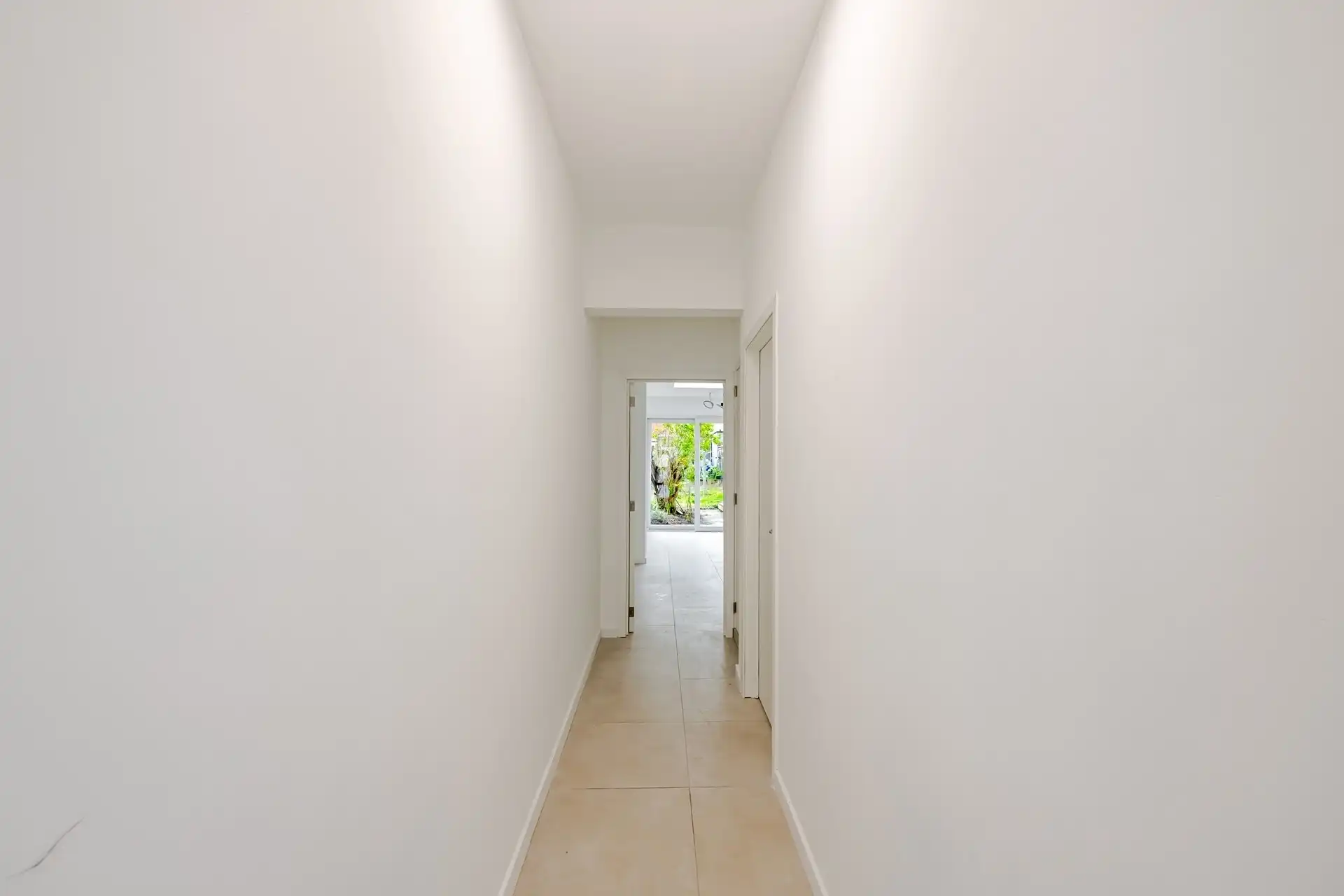 Lichtrijke, instapklare woning met tuin op wandelafstand van centrum foto 10