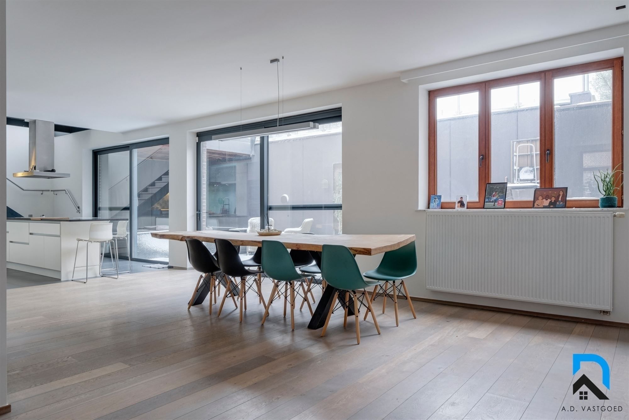 Bijzonder mooi gerenoveerde woning voorzien van 5 slaapkamers foto 7