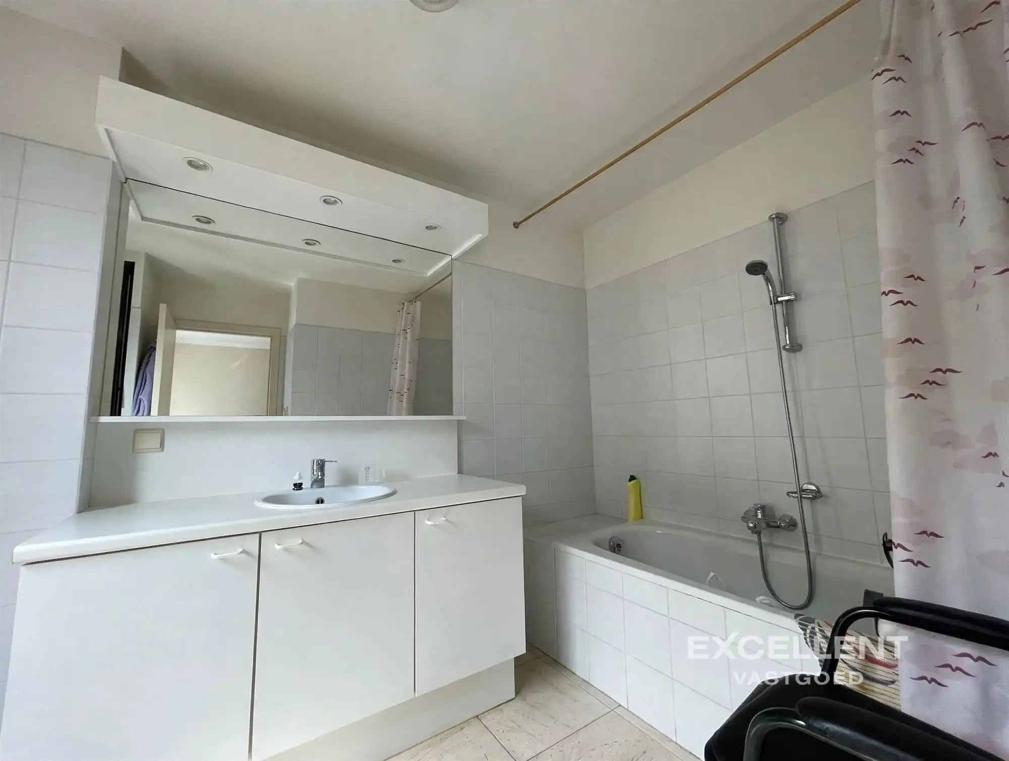 Centraal 1 slaapkamer appartement op de Markt van Deinze te huur foto 6