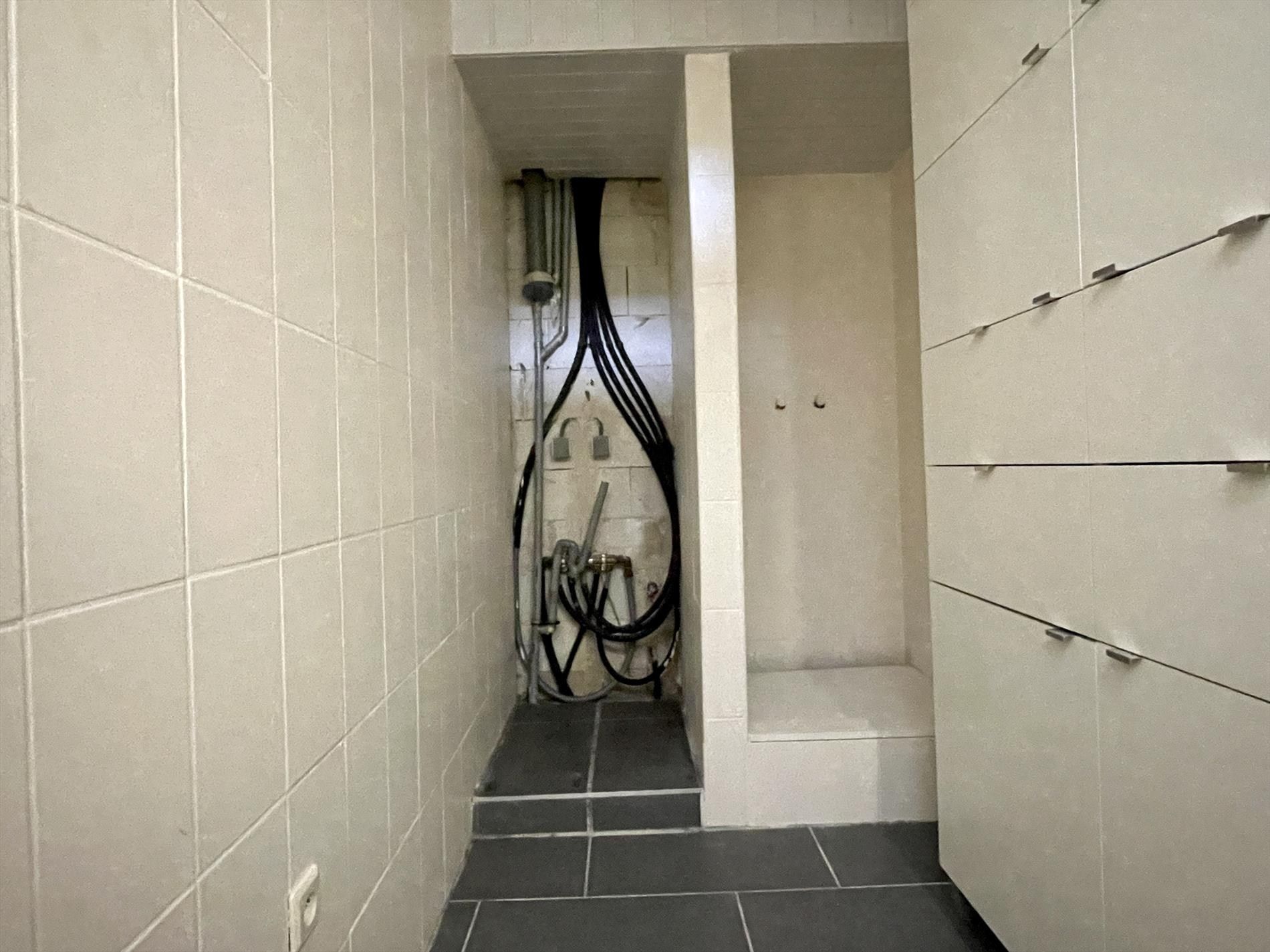 Instapklare woning met 2 slaapkamers en terras in Harelbeke foto 13