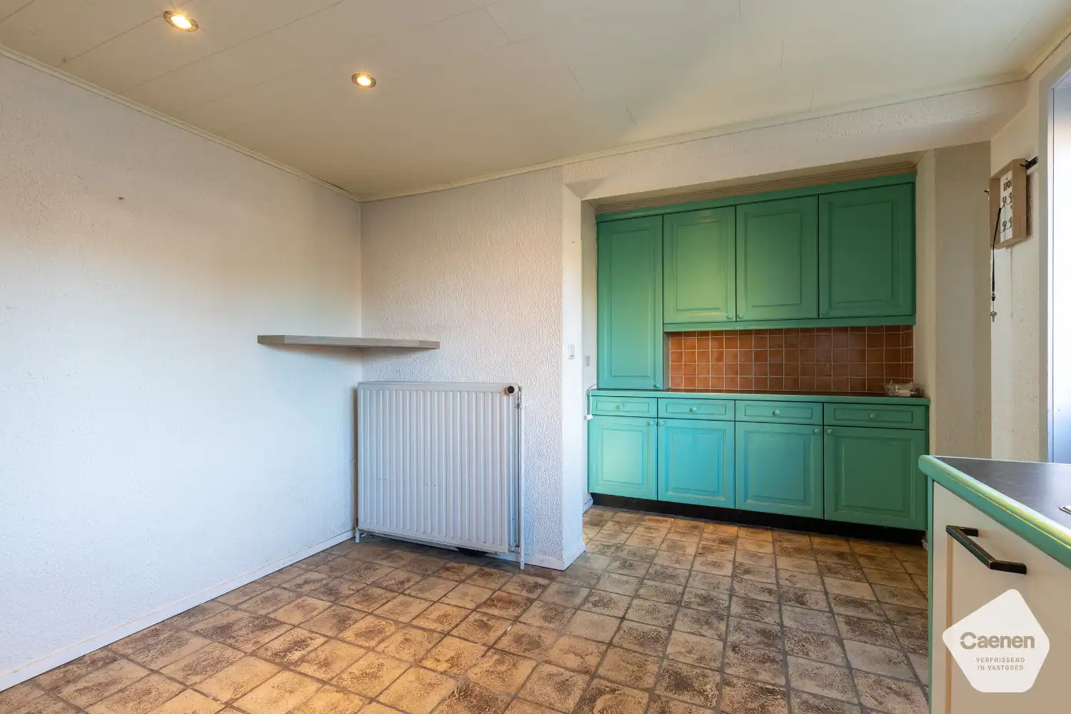 Te renoveren villa met 3 slaapkamers, 2 badkamers, sauna en ruime tuin foto 8