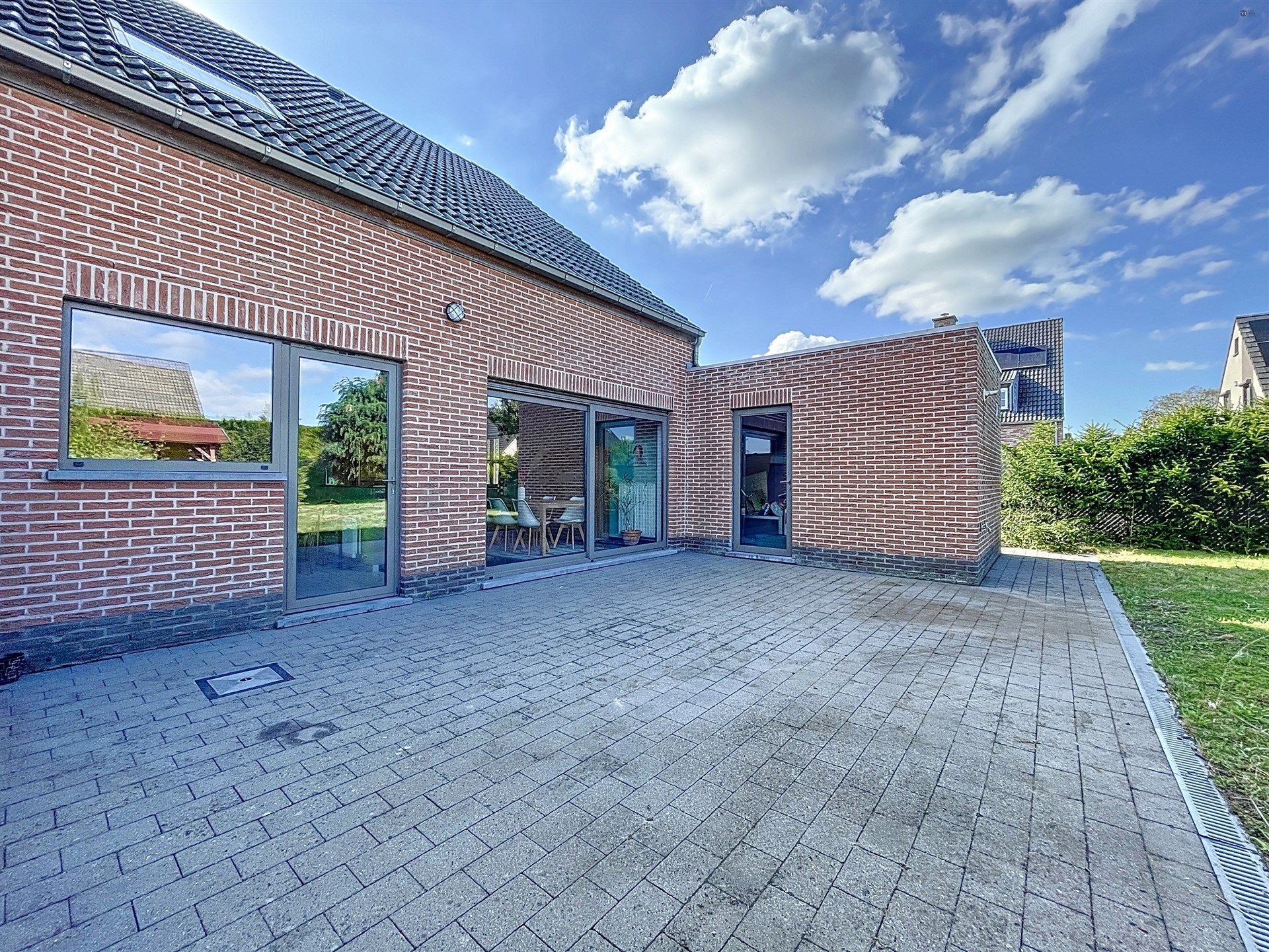 Prachtige half open bebouwing met 4 slaapkamers en garage op 382m² grond foto 23