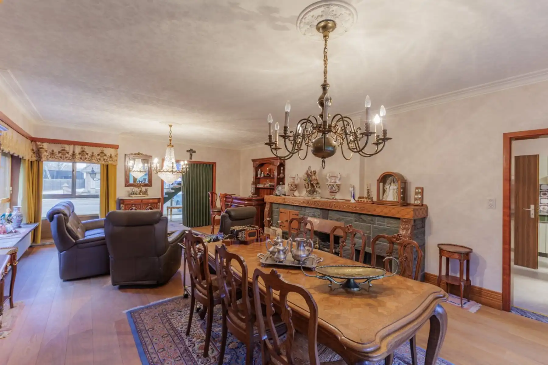 Ruime halfopen bebouwing met grote tuin foto 6