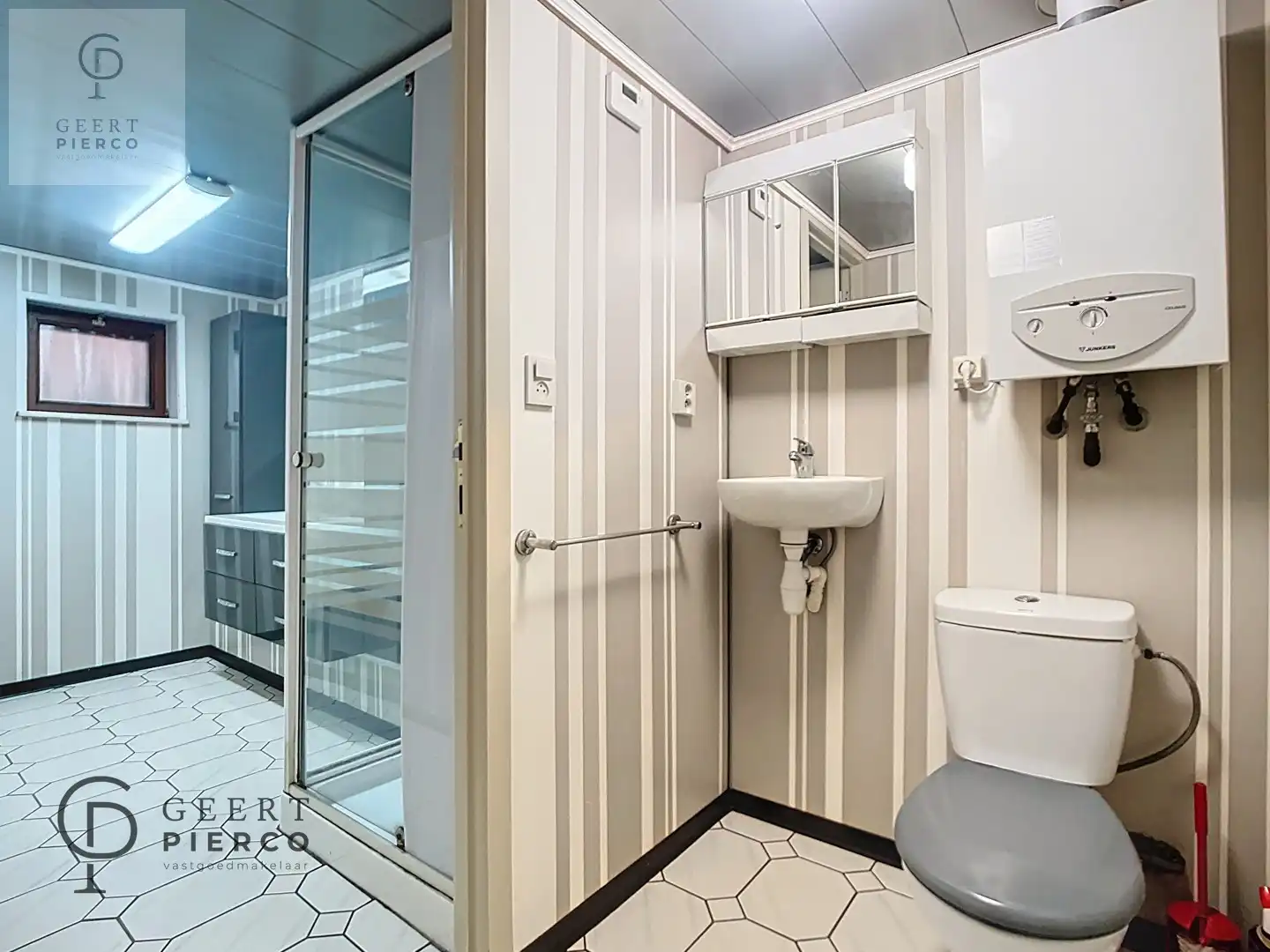 Karaktervolle hoeve met loods op een perceel van 16a76ca. foto 15