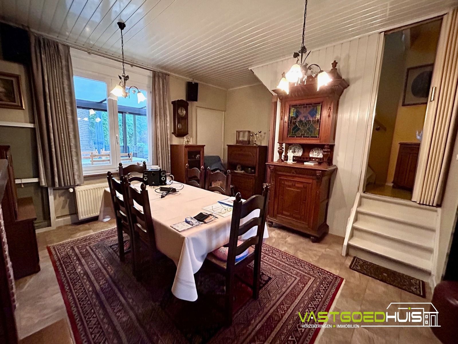 Karaktervolle, halfopen bebouwing met tuin foto 5