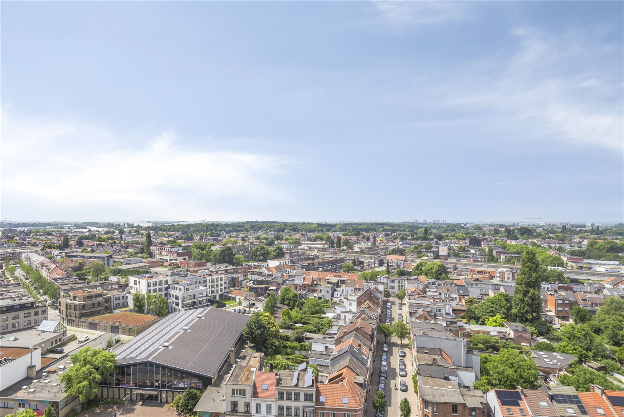 Instapklaar appartement met 3 slpks en garagebox centrum Wilrijk foto 2