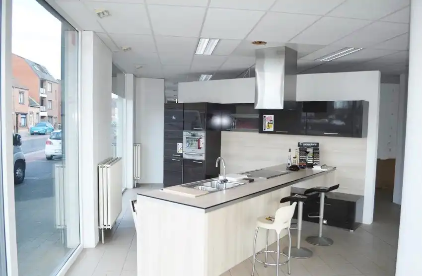 Goed gelegen handels- of kantoorruimte in gebouw met uitstraling. foto 4