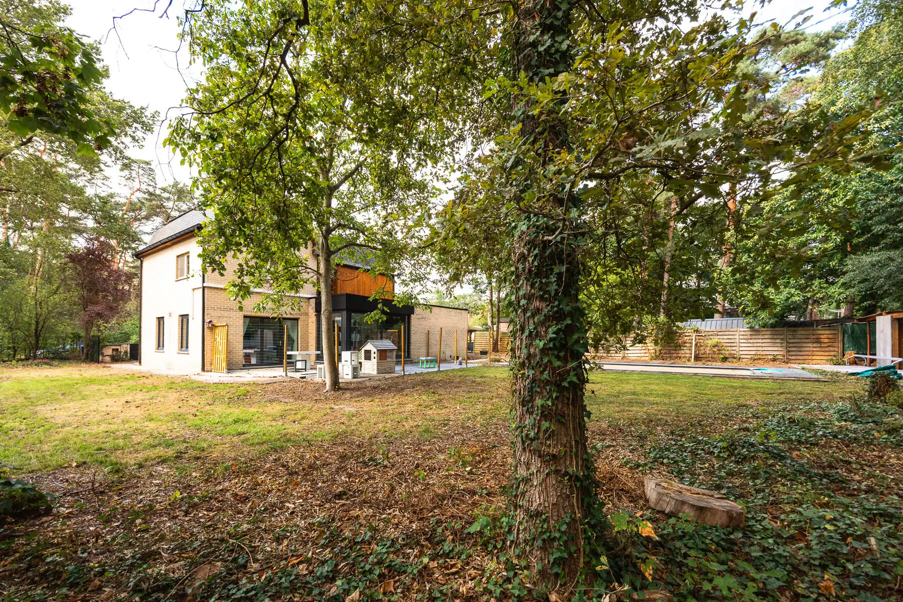 Energiezuinige charmante villa met 4 SLK's, tuin en zwembad foto 24