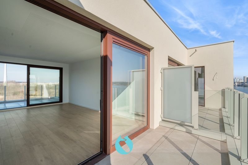 Duplex penthouse met adembenemende uitzichten foto 12