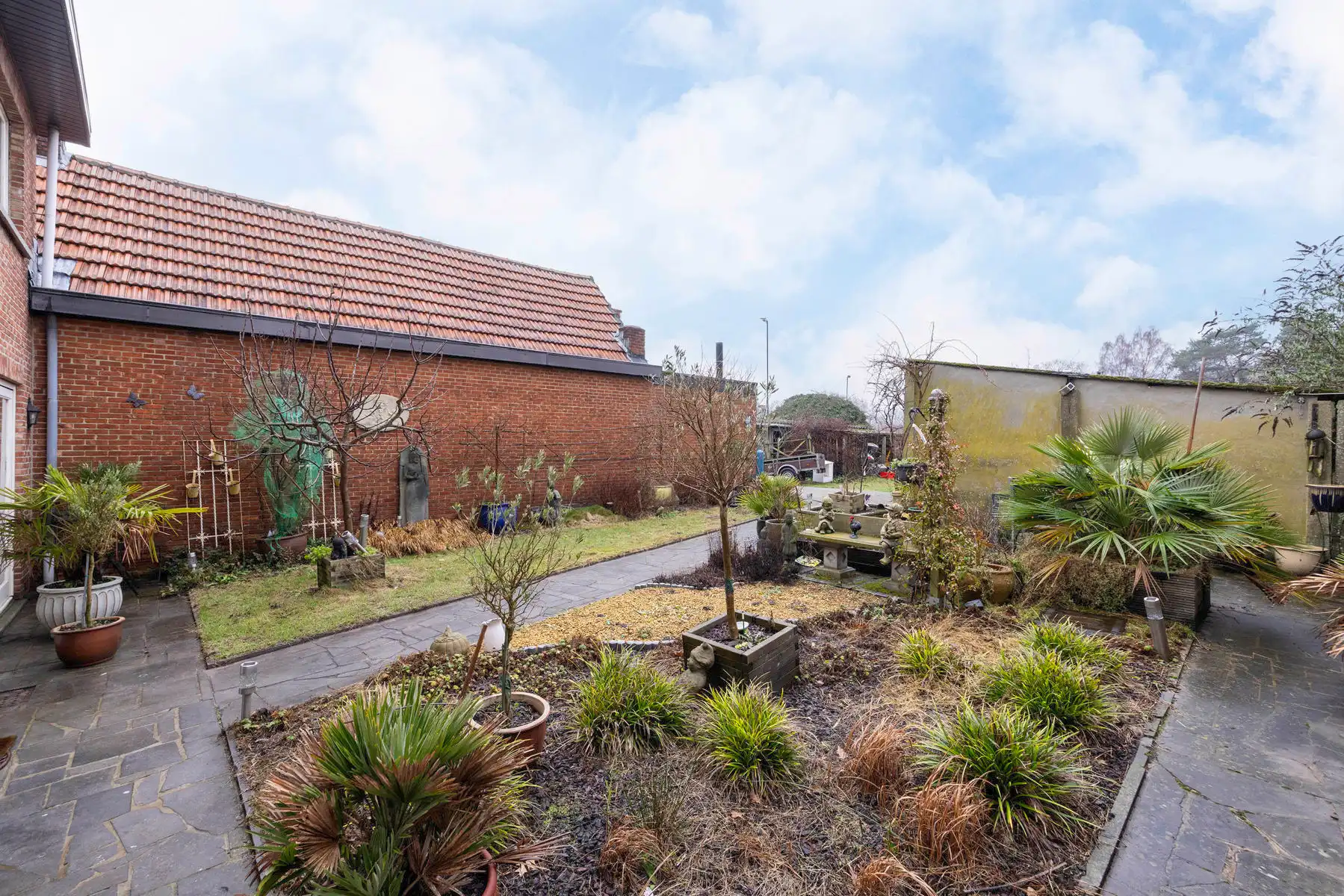 Ruime gezinswoning met 4 slpks op een perceel van ca. 800 m² foto 29