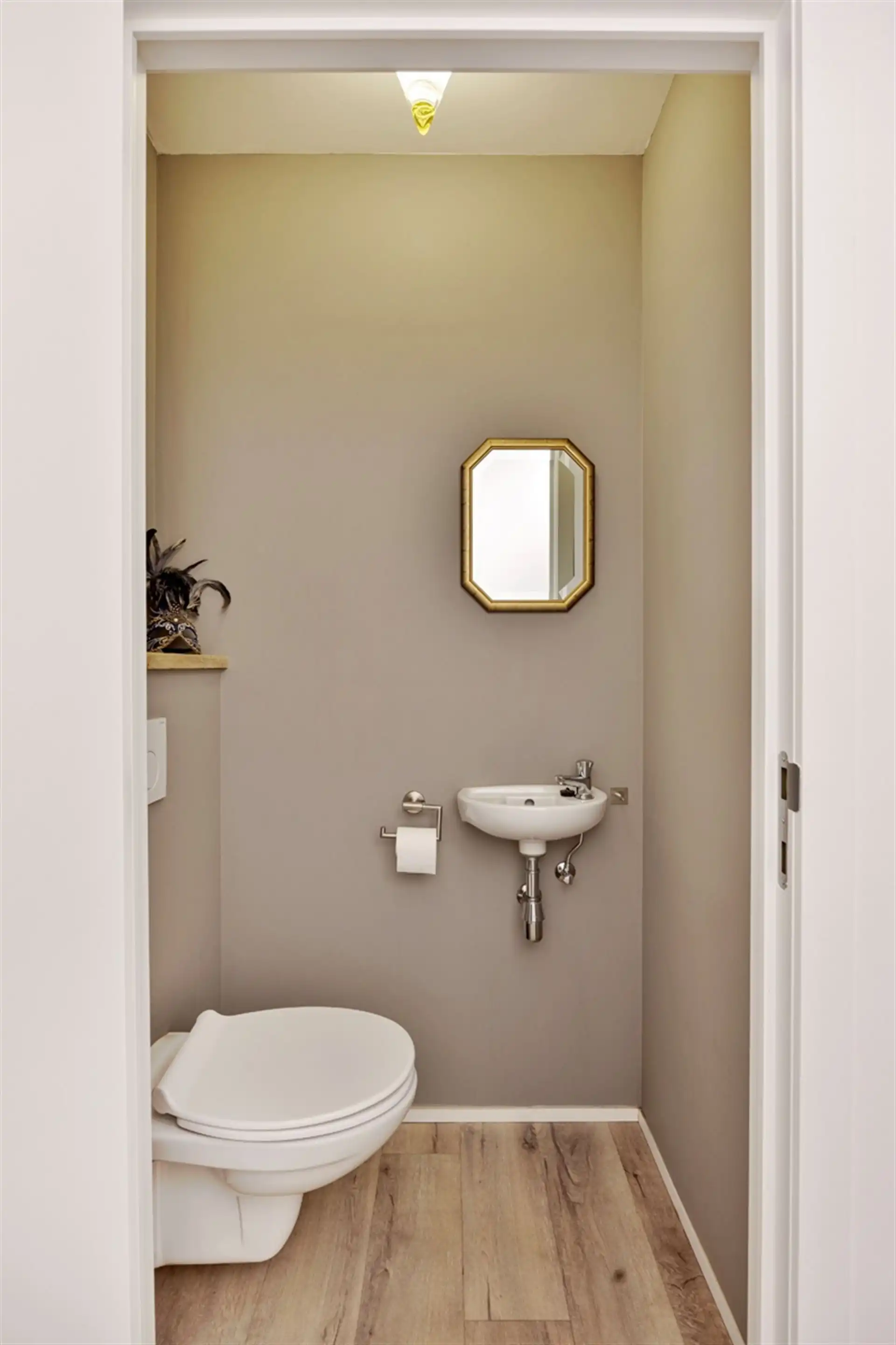 Lichtrijk nieuw 2-slaapkamer appartement met kelder  foto 5
