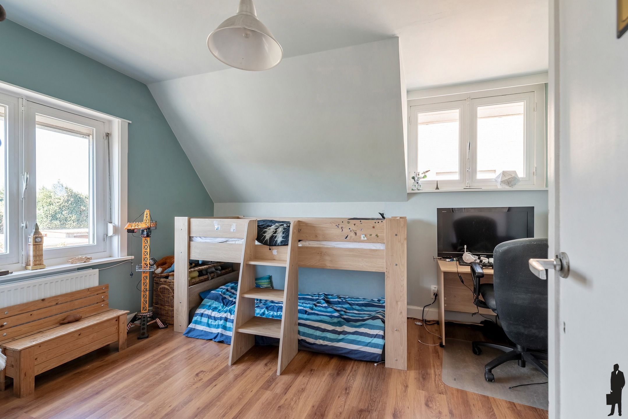 Karakteristieke woning met 5 slpk. en westtuin op 799m² foto 14