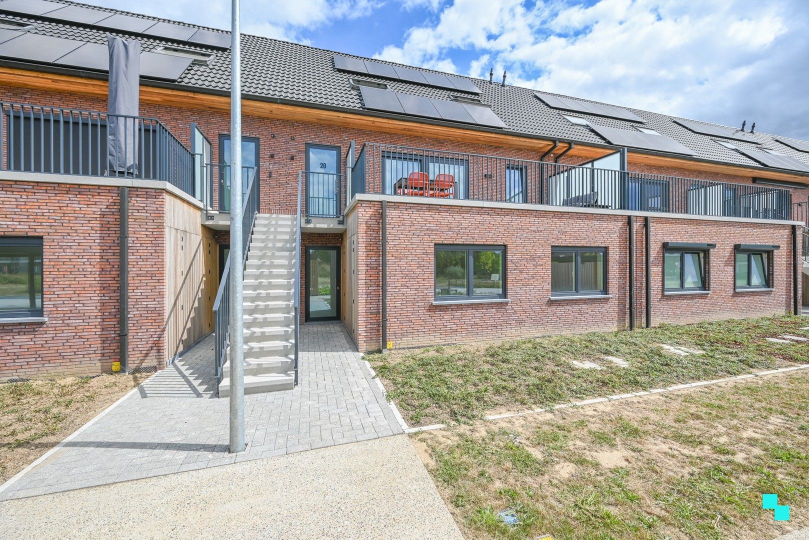 Nieuwbouwappartement met privétuin in Harelbeke foto {{pictureIndex}}