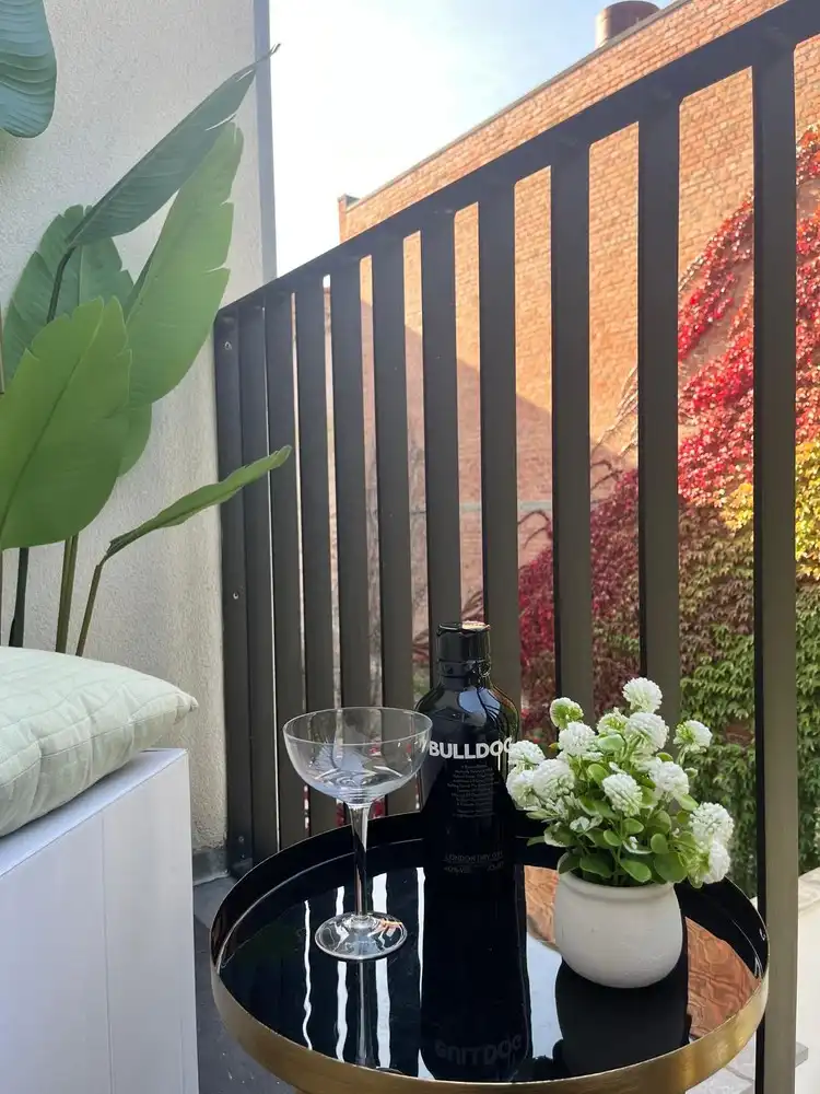 Stijlvol gerenoveerd appartement met hoge plafonds, 2 slpks vlak bij zee te koop in Oostende foto 17