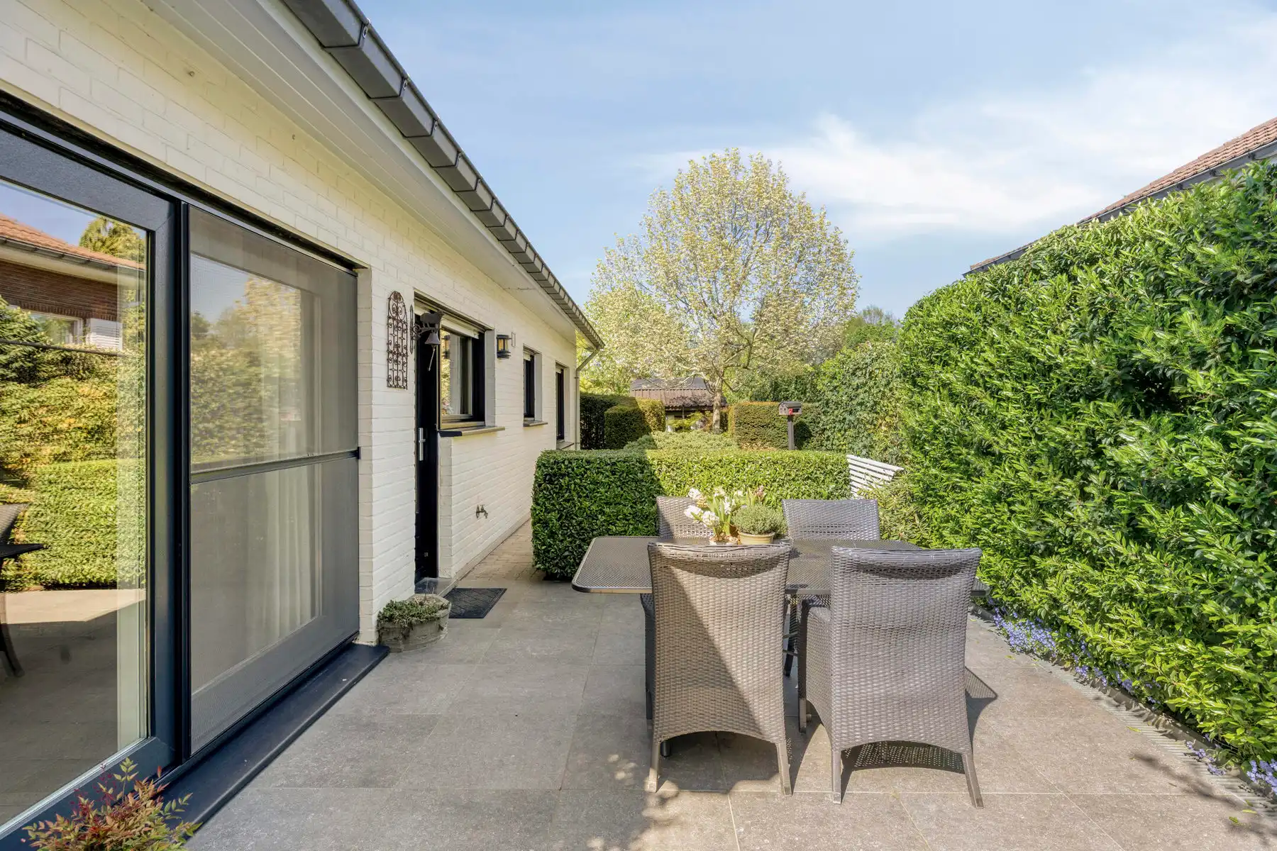 Leemans Immobiliën presenteert u deze charmante, instapklare bungalow, ideaal gelegen in het gegeerde Asse.  foto 26