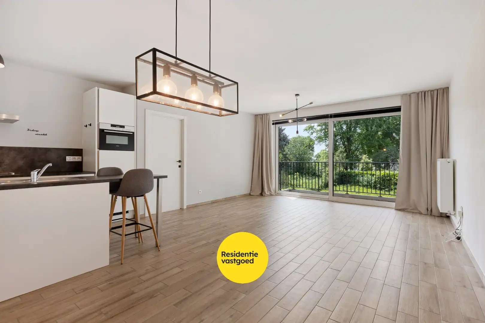 Instapklaar 1-slpk appartement te Laken foto {{pictureIndex}}