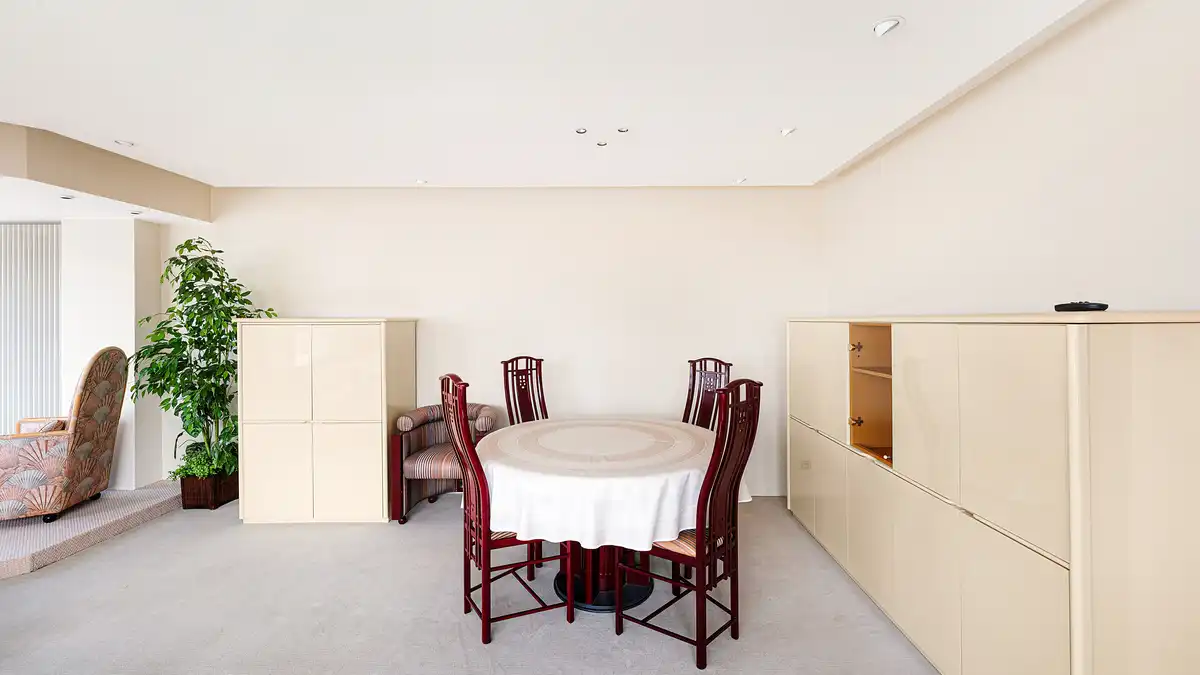 Appartement met veel potentieel: zon, zeezicht en rust foto 6