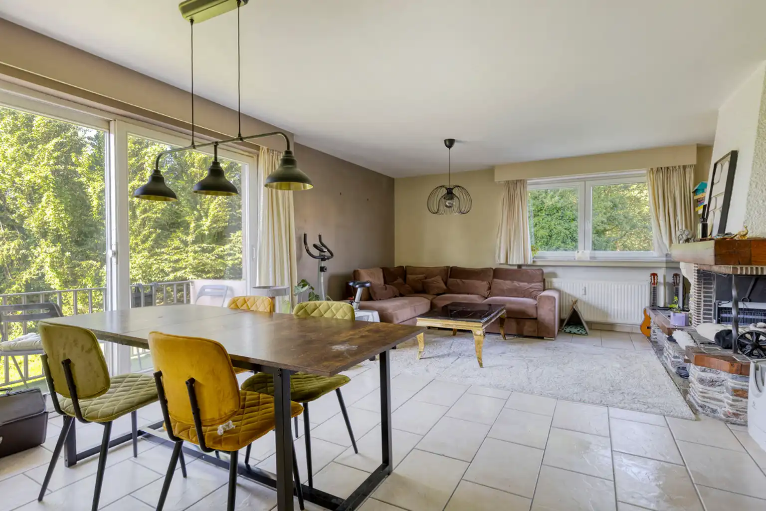 Gerenoveerd 3-slaapkamerappartement met staanplaats foto 2
