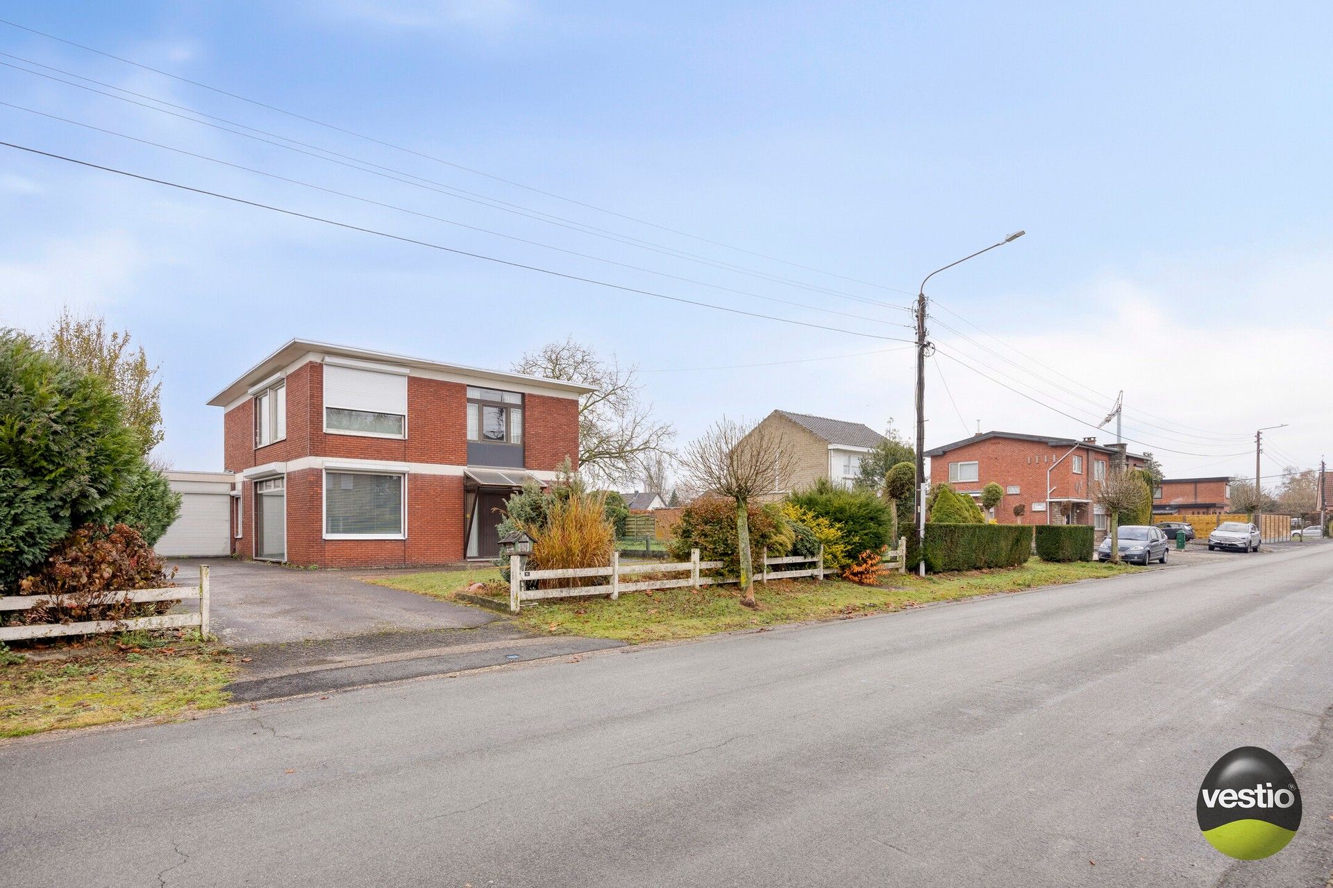 Hoofdfoto van de publicatie: Rustig gelegen woning in Kermt op mooi perceel van 800 m².