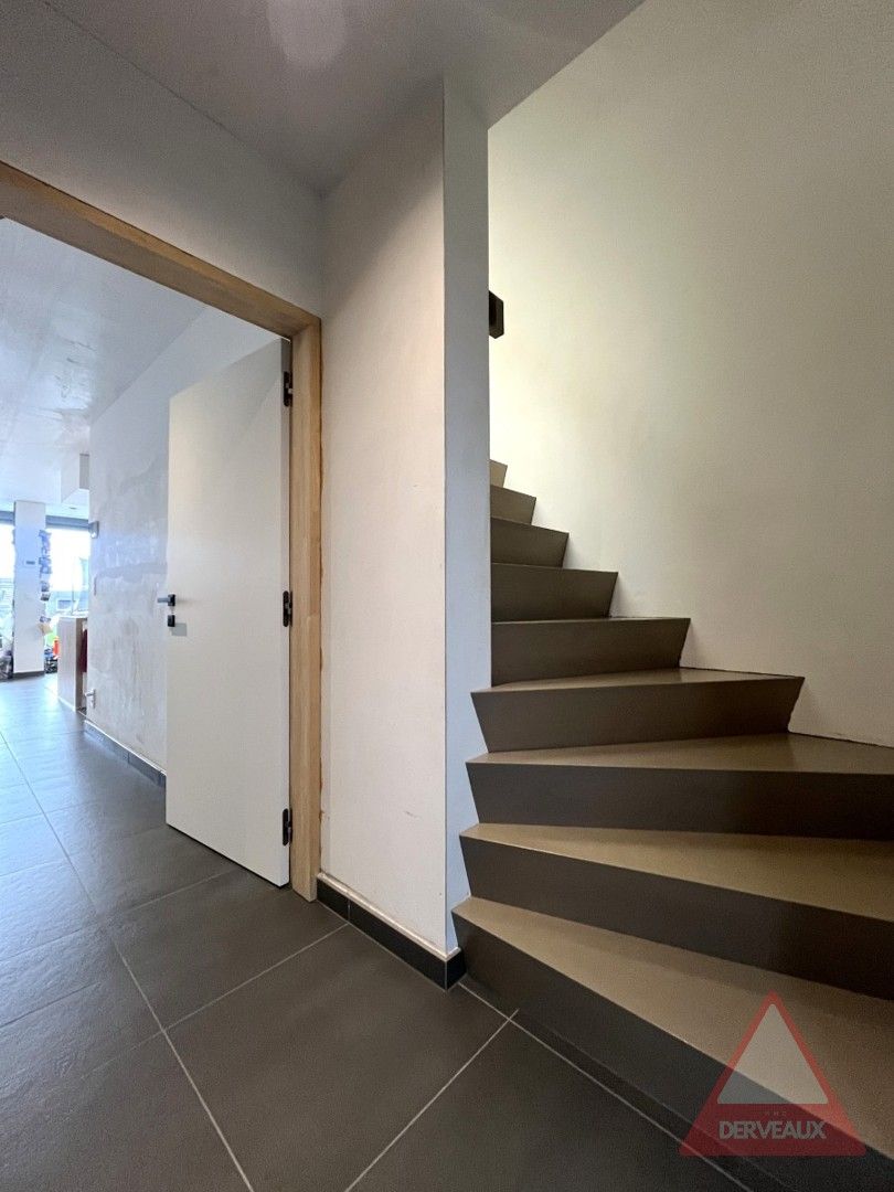 Langemark-Poelkapelle – Instapklare, volledig gerenoveerde woning met garage foto 3