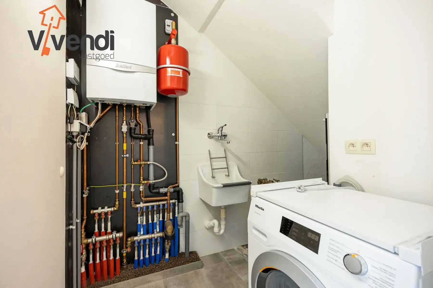 Instapklare stadswoning recent volledig gerenoveerd! foto 11