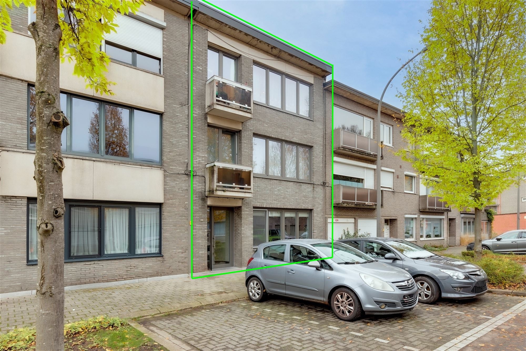 Appartementsgebouw met 3 appartementen en 3 garages mogelijk in Mortsel foto {{pictureIndex}}