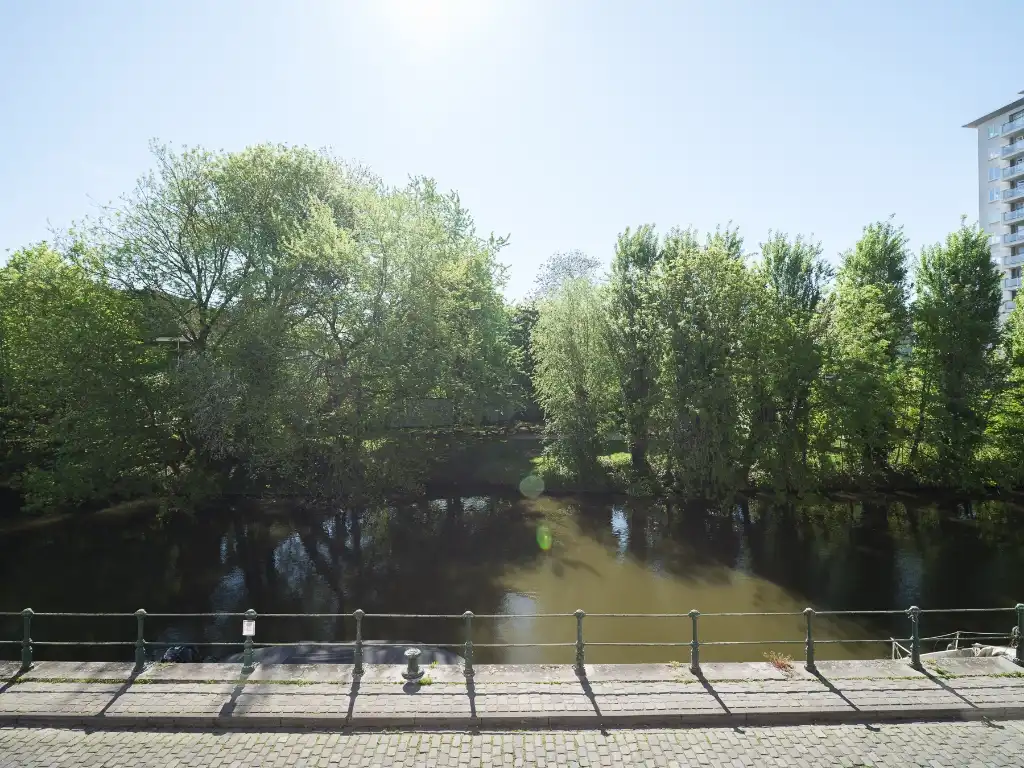 Te renoveren stadswoning op een absolute toplocatie aan het water foto 12