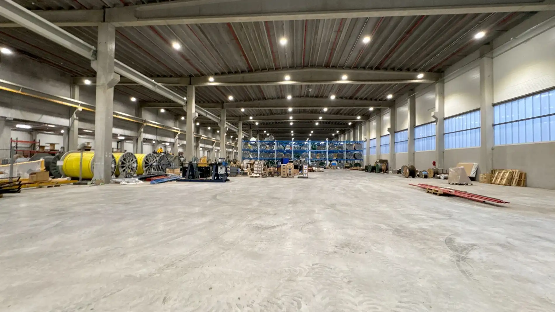 Nieuwbouw magazijn en kantoor te huur in West Port Zwijndrecht foto 15