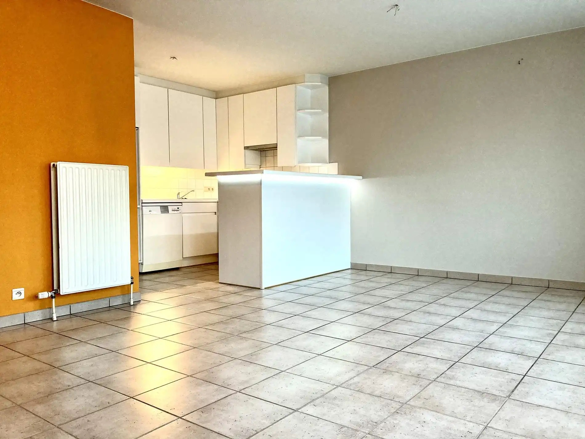 2 slk appartement met autostaanplaats in het centrum van Kuurne te huur.  foto 2