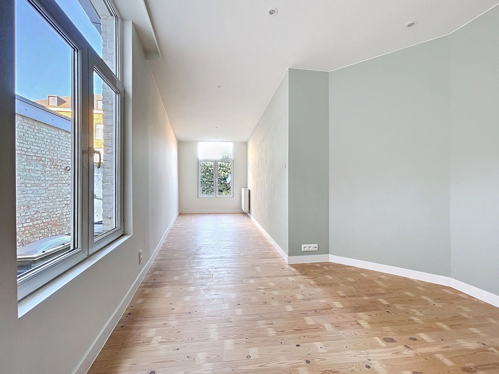 Prachtig gerenoveerde stadswoning met 4 slpks - 2 bdks+ koer foto 9