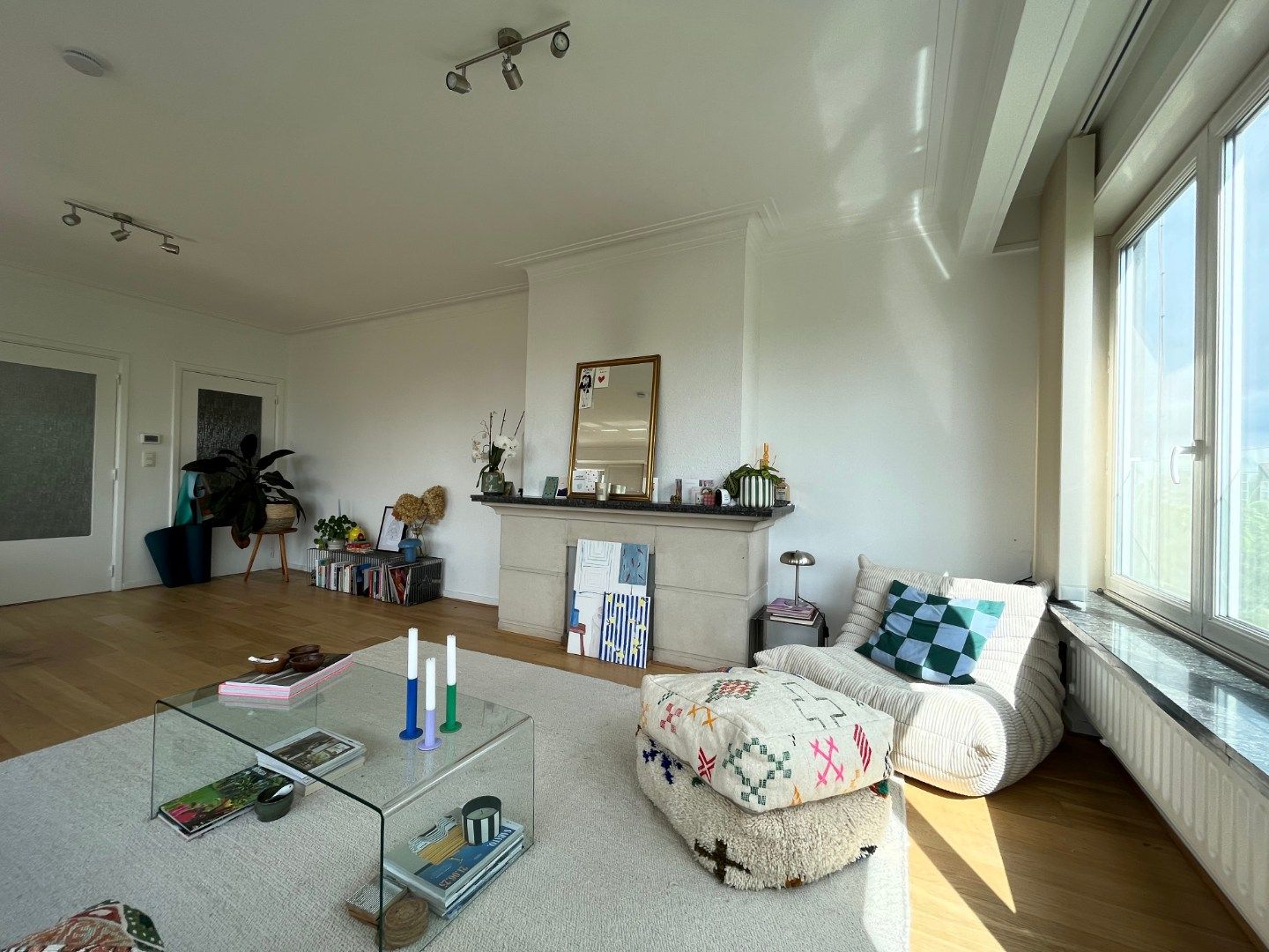 Ruim, lichtrijk appartement met garage én berging (kelder). foto 5