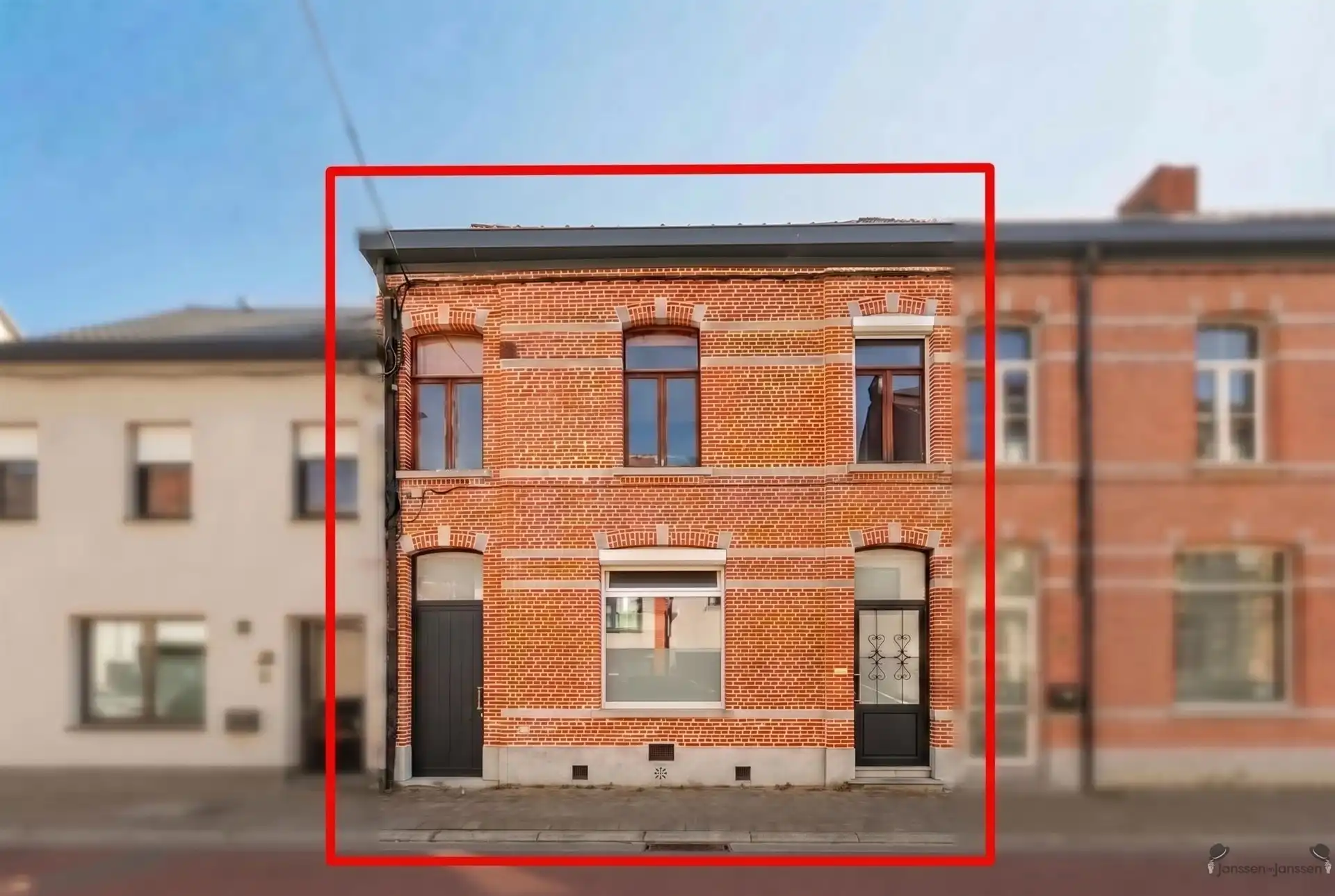 Prachtige centraal gelegen woning te Hamme foto {{pictureIndex}}