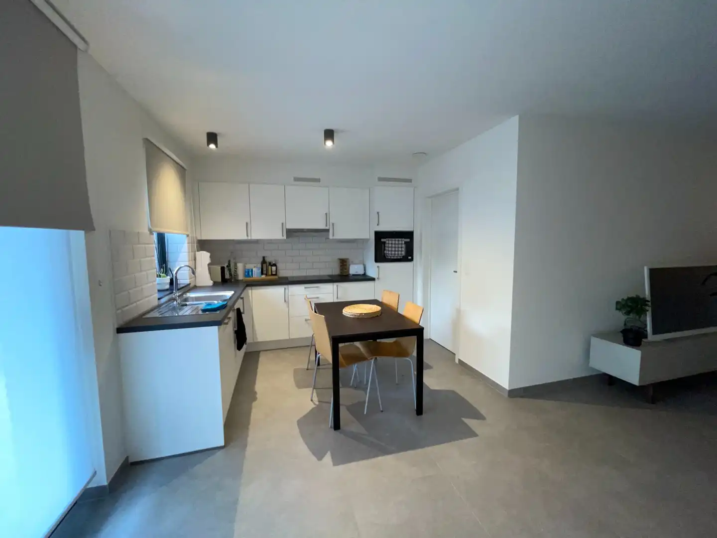 Zeer energiezuinig gelijkvloers appartement met 1 slaapkamer en terras Beverst/Bilzen. foto 9