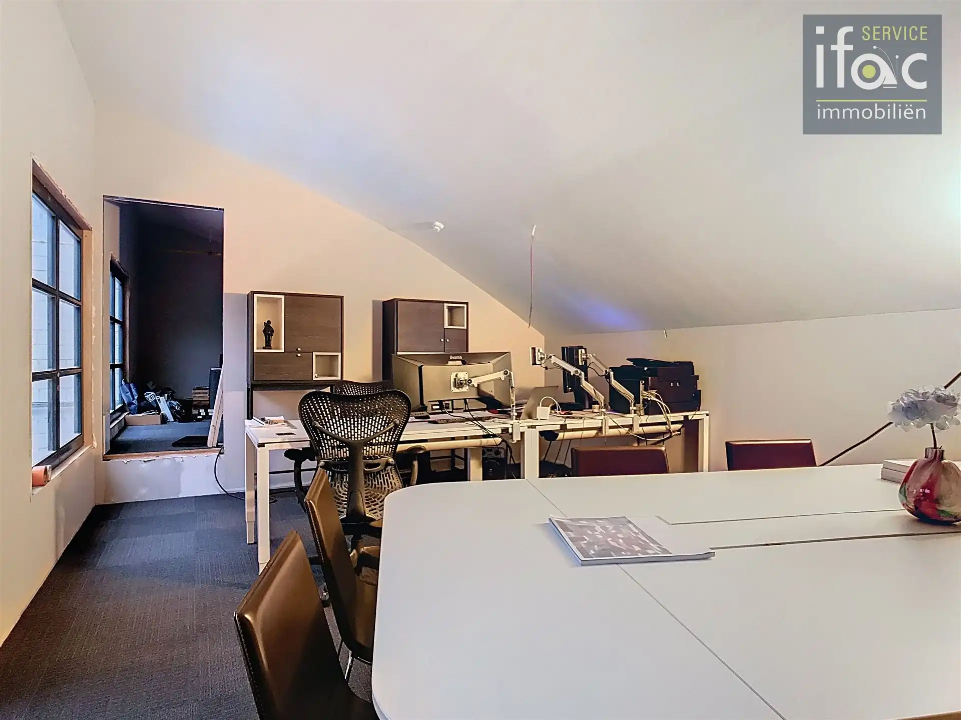 Ruime loods met kantoor, keuken en sanitair foto 17