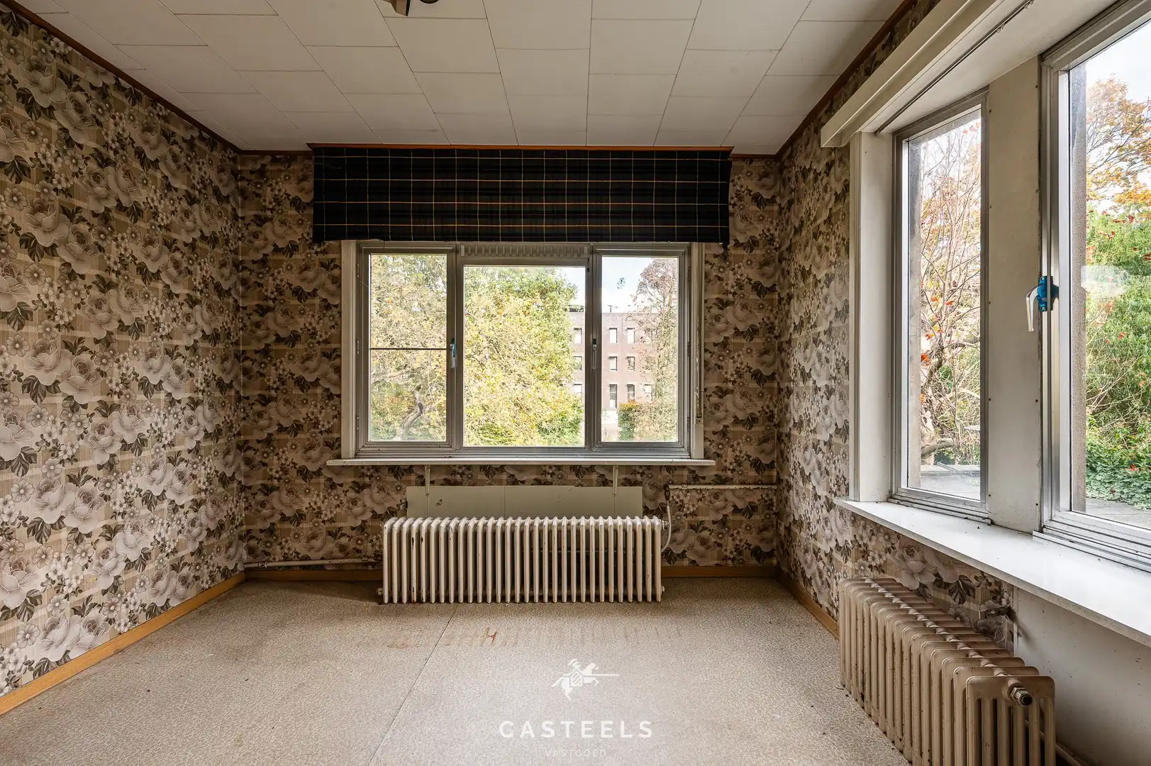 Ruime, te renoveren woning te koop in Gent foto 12