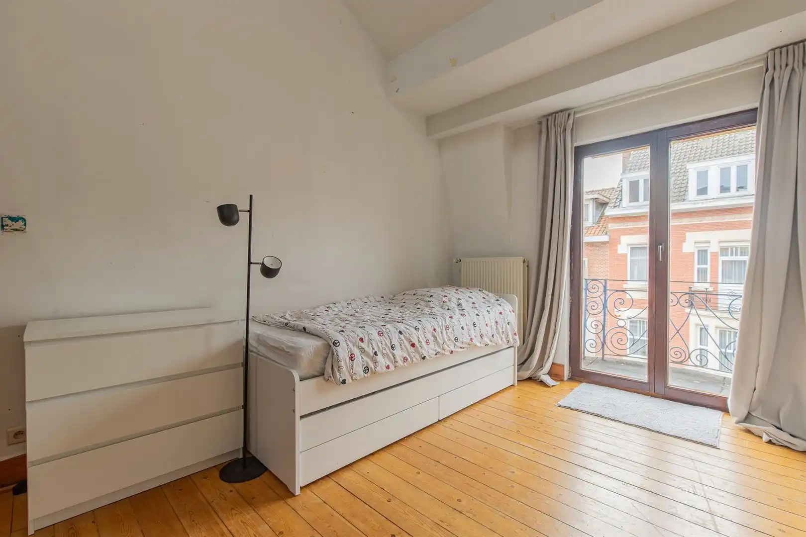 Karaktervol herenhuis met 4 slaapkamers, 2 badkamers en tuin op topligging in Jette foto 13