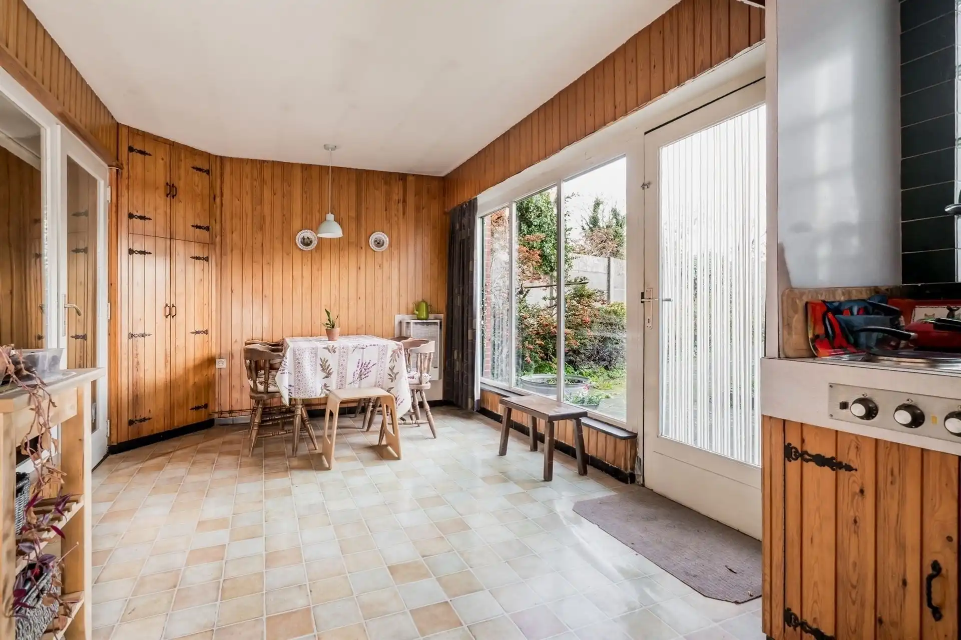 Te renoveren woning met 4 slpks en tuin. foto 3