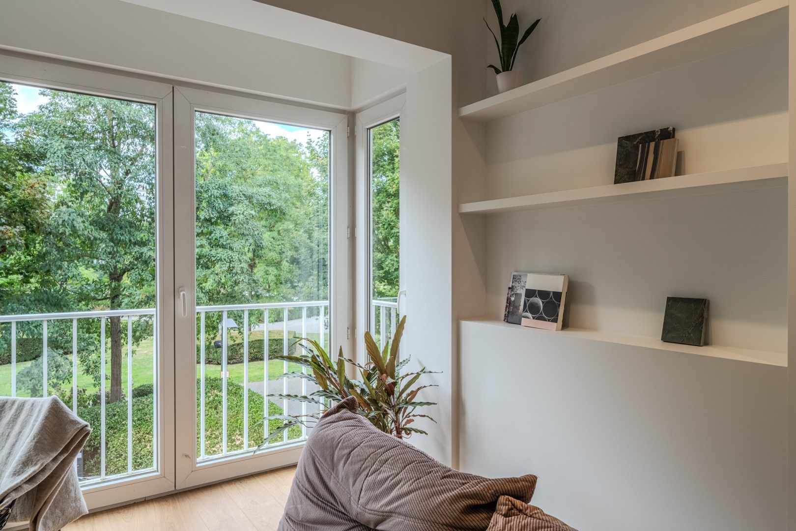 Gerenoveerd appartement op topligging foto 8