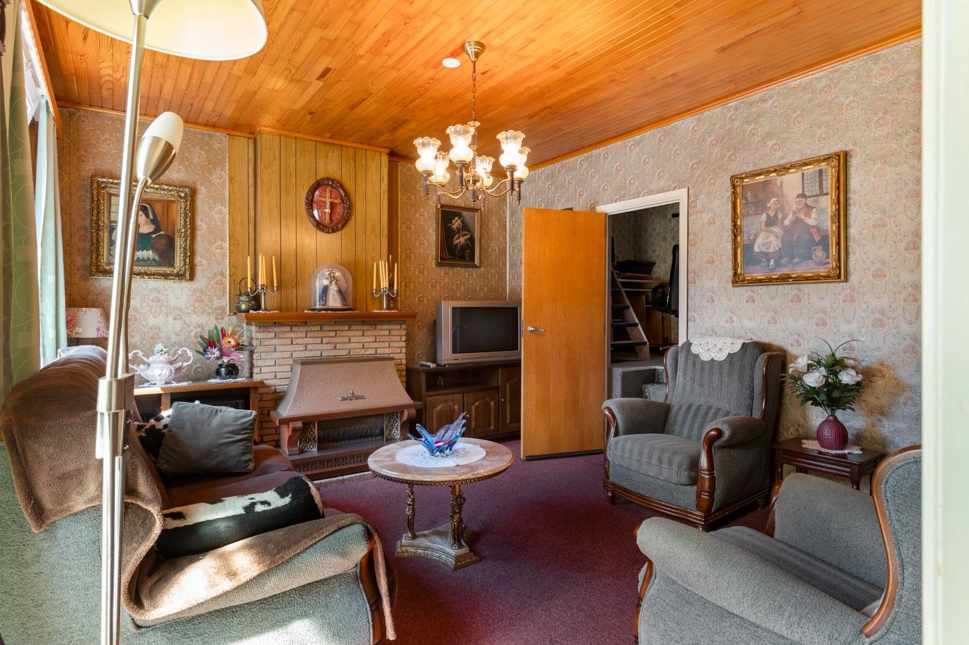 Tof gelegen, te renoveren woning met 2 slpk., garage en tuin foto 17