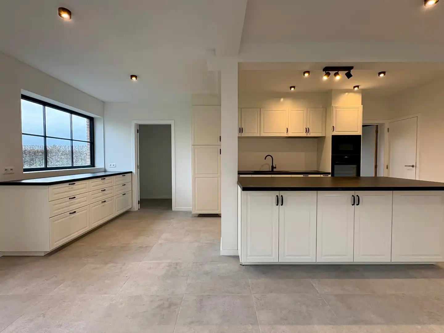 Gerenoveerde woning te huur in Wingene op 1197m² foto 6