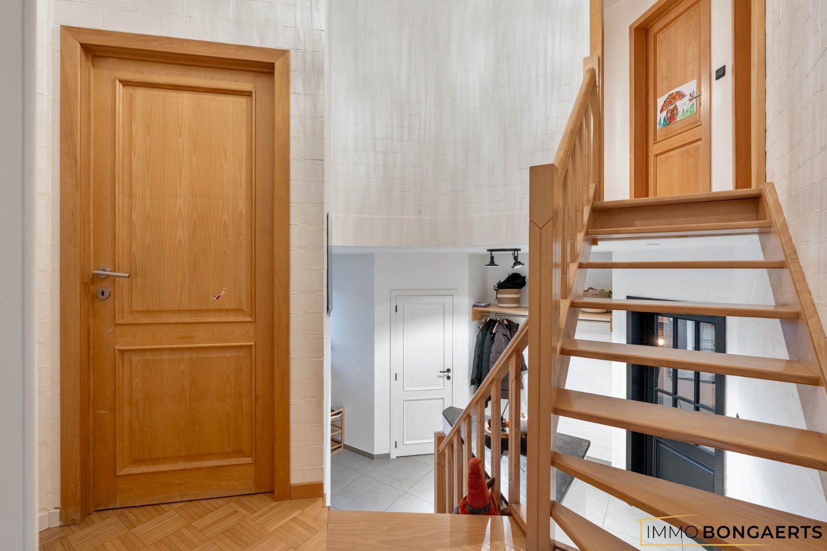 Ruime woning met 5 slaapkamers foto 10