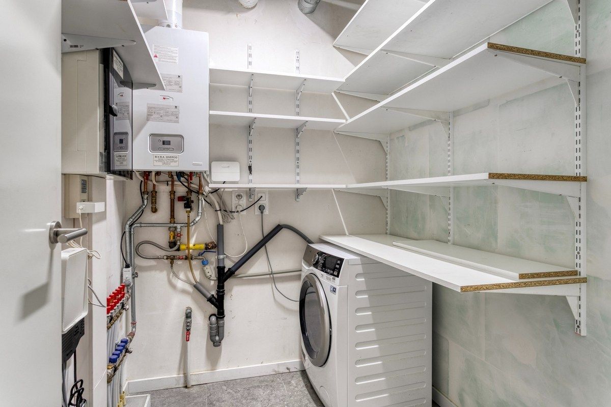 Dit modern afgewerkt appartement bevindt zich op de tweede verdieping van een recente residentie. foto 11