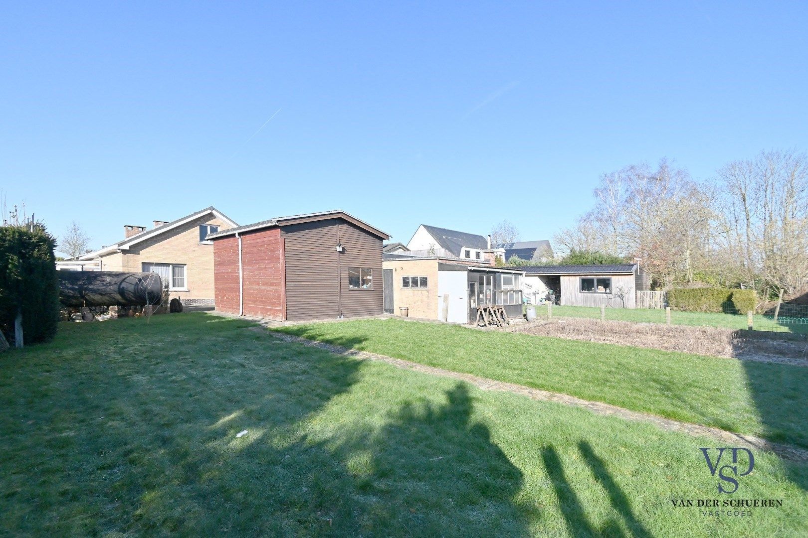 Degelijke bungalowwoning gelegen in een rustige verkaveling foto 27
