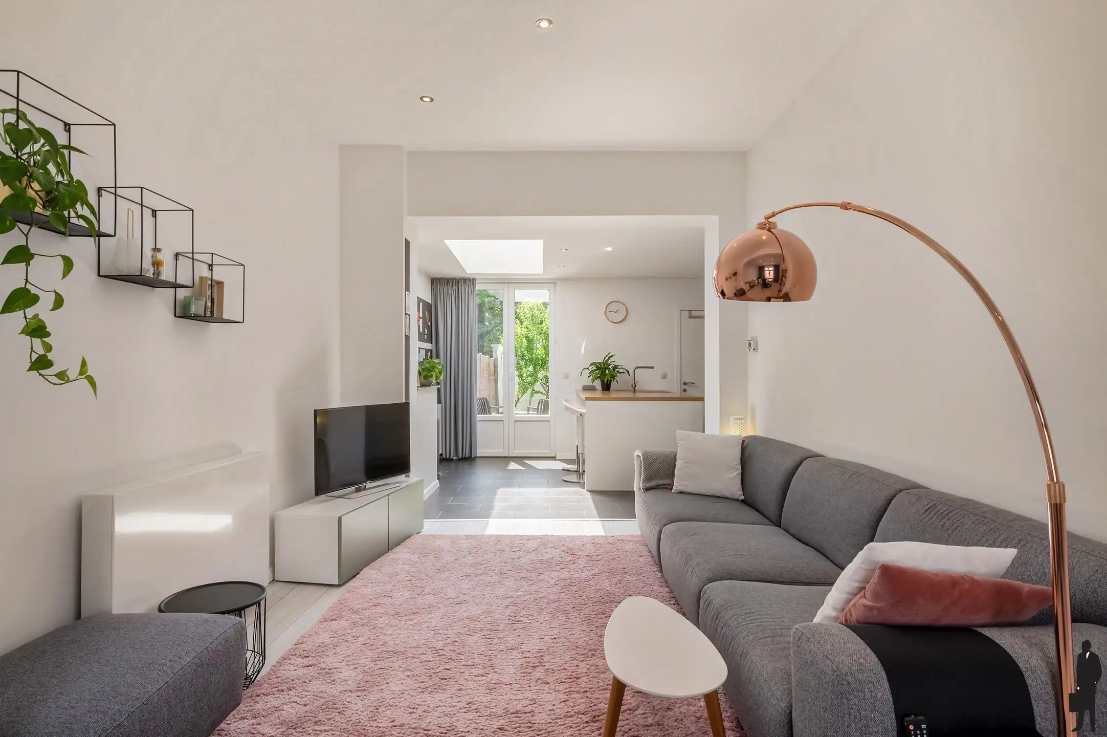Instapklare woning met tuin op het zuiden foto {{pictureIndex}}