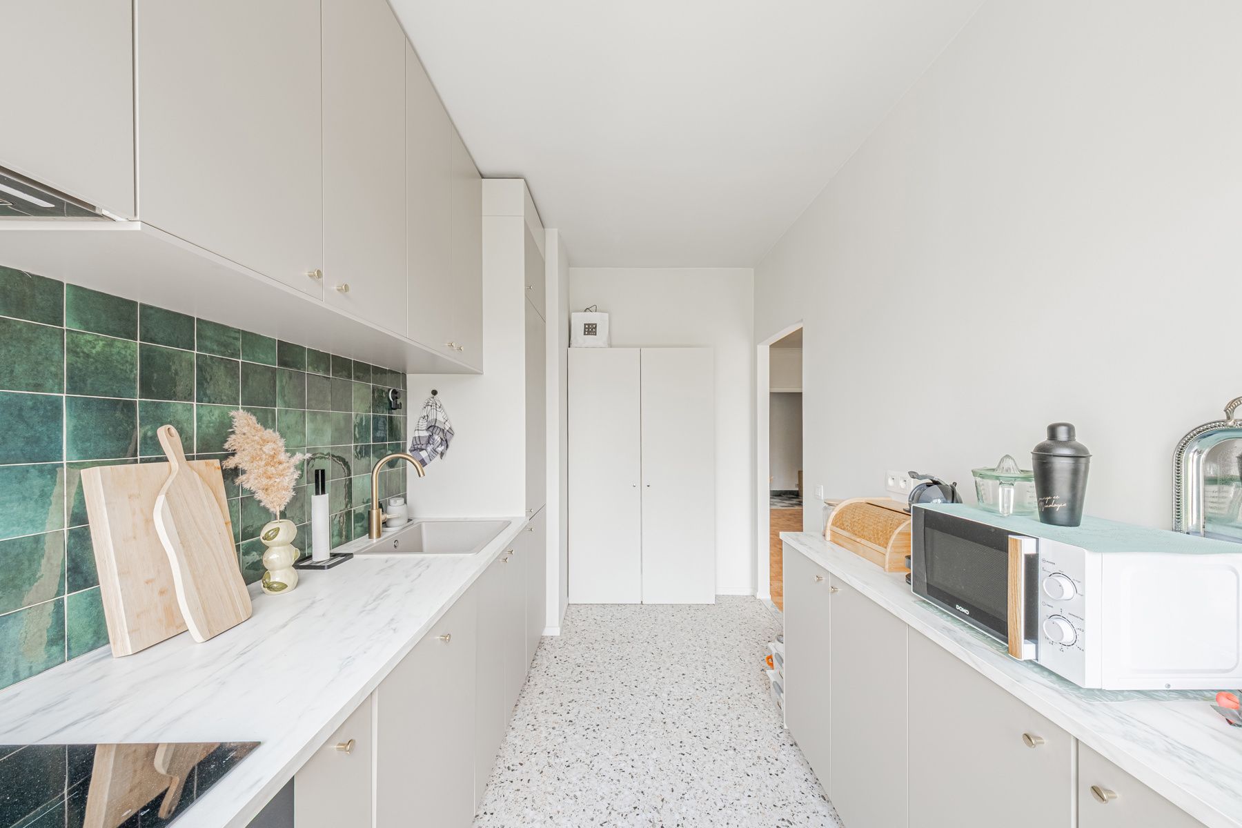 Volledig bemeubeld en gerenoveerd appartement met terras  foto 6