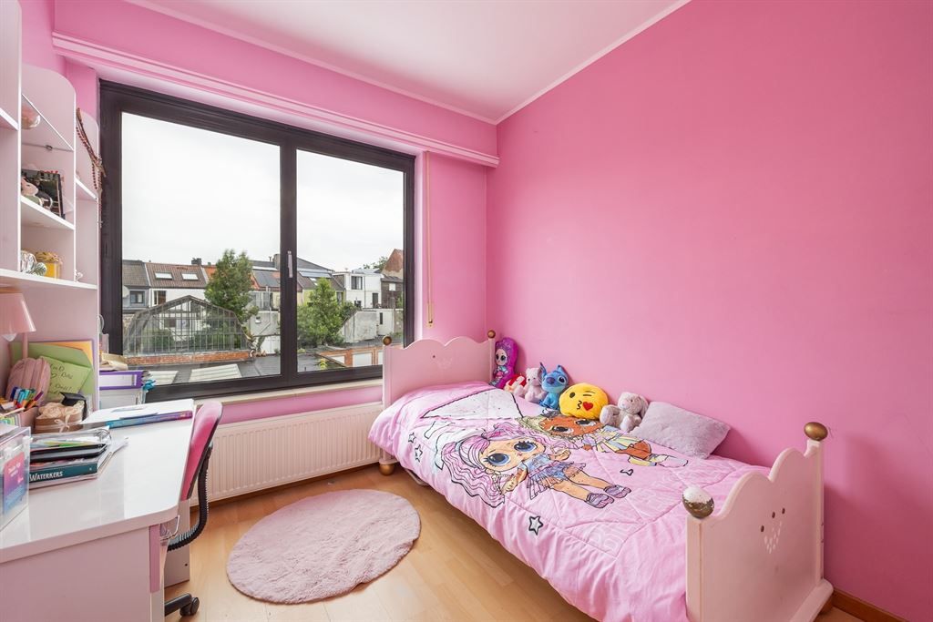277m² aan woonoppervlakte + tuin, terras en garage foto 20