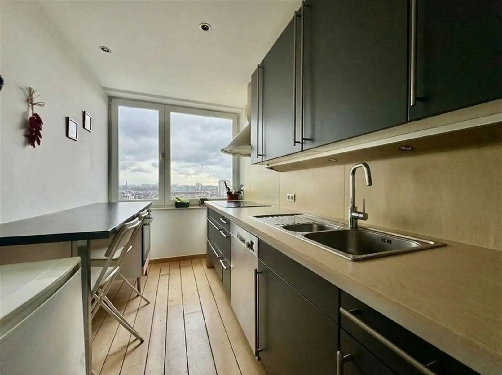 Hoekappartement (12e verdieping) met 3 slaapkamers foto 5