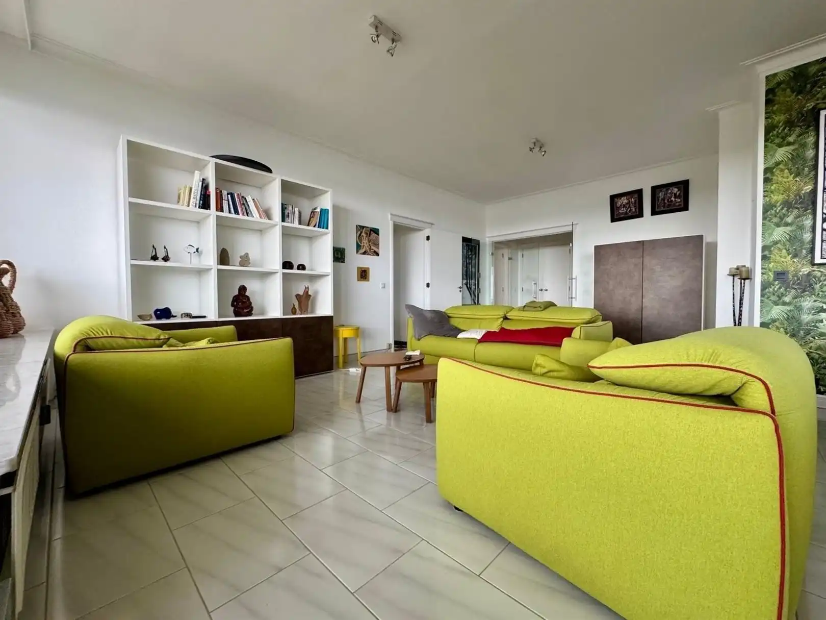 Gemeubeld hoekappartement (12e verdieping) met 3 slaapkamers foto 5